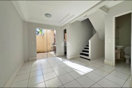 3_photo/94dcfab0e9.92414d56d3d7ef06-ATLAS-a0104e93-2178-47bc-ae0c-3afc8679f246.jpg de casa para alugar com 3 quartos, 129m² em Uberaba, Curitiba