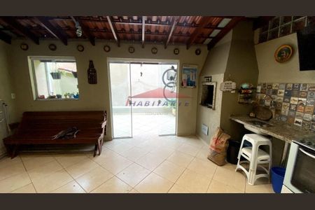6_photo/94dcfab115.5960f01f87f5a829-ATLAS-36c16d60-e908-4930-b6ba-91b35180ae84.jpg de casa à venda com 3 quartos, 176m² em Uberaba, Curitiba