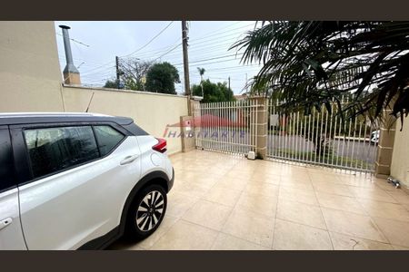 4_photo/94dcfab115.5960f01f87f5a829-ATLAS-6c3cf930-ac72-44e3-a536-b660e8a6bae7.jpg de casa à venda com 3 quartos, 176m² em Uberaba, Curitiba