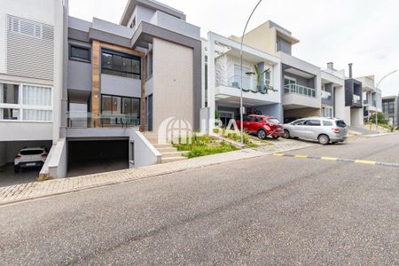 11_photo/94dcfab1f3.58506769bdfd2446-ATLAS-39b87004-d2be-4497-8b6b-e4778c86cd3e.jpg de casa de condomínio à venda com 4 quartos, 323m² em Uberaba, Curitiba