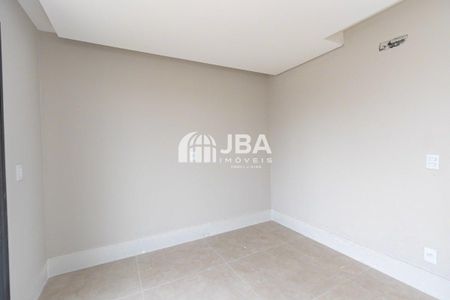 4_photo/94dcfab1f3.58506769bdfd2446-ATLAS-aecfd06b-f8f4-4e05-adc1-bca25c6bff97.jpg de casa de condomínio à venda com 4 quartos, 323m² em Uberaba, Curitiba