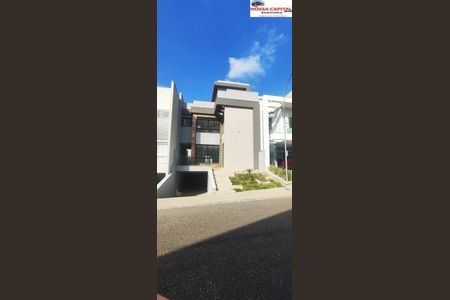 3_photo/94dcfab1f3.fa050e63ece80947-ATLAS-7fd60f63-431a-4e41-8d61-c5023ea71a6e.jpg de casa à venda com 3 quartos, 320m² em Uberaba, Curitiba