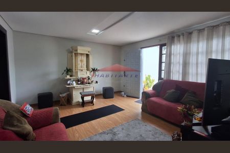 8_photo/94dcfab29f.8f3f2a47dd94676f-ATLAS-2ed57e52-d71e-4dbe-9129-13a1e59fc2bb.jpg de casa à venda com 3 quartos, 65m² em Uberaba, Curitiba