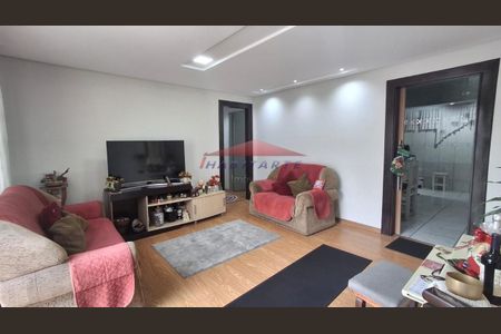 6_photo/94dcfab29f.8f3f2a47dd94676f-ATLAS-c4ea15c0-9e42-4834-bac5-042f5567494e.jpg de casa à venda com 3 quartos, 65m² em Uberaba, Curitiba