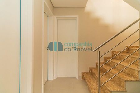 3_photo/94dcfab2fd.5a85c5bdfef41cf9-ATLAS-2fe983f4-3c74-4512-9666-78aa21719e0c.jpg de casa à venda com 0 quarto, 132m² em Uberaba, Curitiba