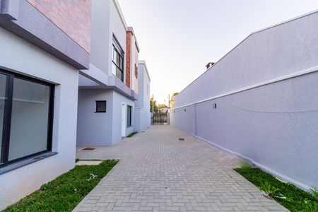 6_photo/94dcfab2fd.69530a6104d48ca1-ATLAS-1fc7b10b-12ab-409e-8e00-1335092d86c5.jpg de casa à venda com 3 quartos, 125m² em Uberaba, Curitiba