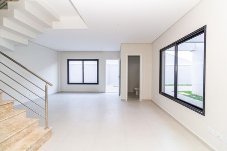 30_photo/94dcfab2fd.69530a6104d48ca1-ATLAS-2ccc22f6-e983-4197-b864-d48f6867cb8e.jpg de casa à venda com 3 quartos, 125m² em Uberaba, Curitiba