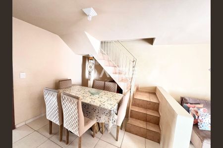 9_photo/94dcfab31d.df2406aa61ba3211-ATLAS-5ae6753d-6cce-4aa2-8f43-c0af732ab880.jpg de casa à venda com 3 quartos, 124m² em Uberaba, Curitiba