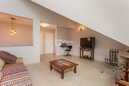 29_photo/94dcfab455.6f3426350093cd90-ATLAS-2a5f95d0-cd3f-4fe7-a9b4-1ca4909cb40f.jpg de casa à venda com 5 quartos, 156m² em Uberaba, Curitiba