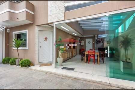 11_photo/94dcfab455.e2d89ad805d19122-ATLAS-2b892a96-7304-4c1e-b8a0-73d3180e26b8.jpg de casa à venda com 5 quartos, 153m² em Uberaba, Curitiba