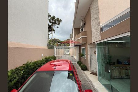 5_photo/94dcfab455.e2d89ad805d19122-ATLAS-4b92e7cf-eddf-43f6-9852-dc2aceb77db6.jpg de casa à venda com 5 quartos, 153m² em Uberaba, Curitiba