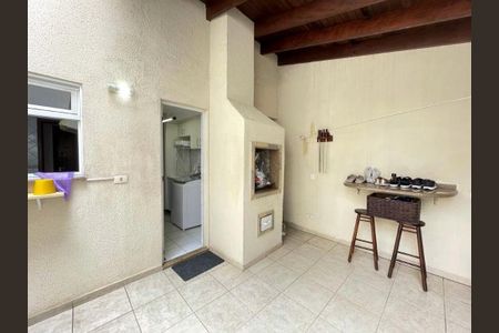 8_photo/94dcfab5b7.1fa6a91c389b6b6f-ATLAS-9eadaa31-c180-4c99-b031-d874d3f6a0e3.jpg de casa à venda com 3 quartos, 198m² em Uberaba, Curitiba