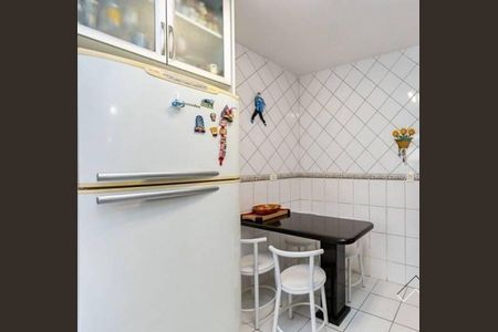 4_photo/94dcfab5b7.1fa6a91c389b6b6f-ATLAS-b553260c-d0e2-45b6-a5ba-142e347e6314.jpg de casa à venda com 3 quartos, 143m² em Uberaba, Curitiba