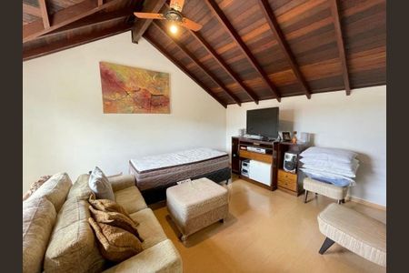 7_photo/94dcfab5b7.1fa6a91c389b6b6f-ATLAS-b5b8d8bb-dff1-4ca7-9be8-f14cf4c431fb.jpg de casa à venda com 3 quartos, 198m² em Uberaba, Curitiba