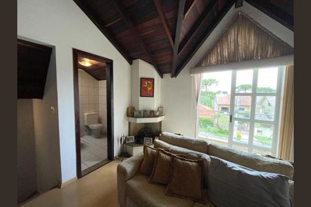 5_photo/94dcfab5b7.1fa6a91c389b6b6f-ATLAS-c736ddbb-4edc-43ff-adf5-449e5ea18461.jpg de casa à venda com 3 quartos, 198m² em Uberaba, Curitiba