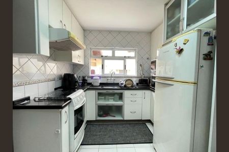 11_photo/94dcfab5b7.1fa6a91c389b6b6f-ATLAS-e6a8b414-88bf-4018-90ef-3ee3b88cd66a.jpg de casa à venda com 3 quartos, 198m² em Uberaba, Curitiba