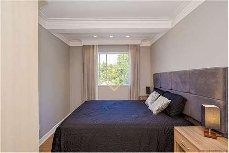 5_photo/94dcfab64f.babca6c7f82b9010-ATLAS-0587cd70-0ccf-4d46-aa99-807cfc82a128.jpg de casa de condomínio à venda com 3 quartos, 386m² em Uberaba, Curitiba