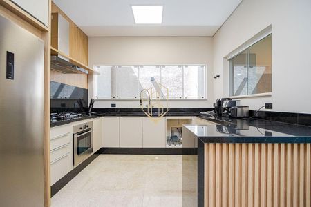 11_photo/94dcfab64f.babca6c7f82b9010-ATLAS-307d2706-29f2-4130-9a83-5bbf089efdd5.jpg de casa de condomínio à venda com 3 quartos, 386m² em Uberaba, Curitiba