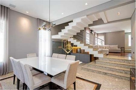 11_photo/94dcfab64f.babca6c7f82b9010-ATLAS-4ec52ef8-e202-4789-9673-e934c5038713.jpg de casa de condomínio à venda com 3 quartos, 386m² em Uberaba, Curitiba