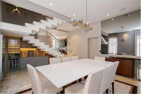 6_photo/94dcfab64f.babca6c7f82b9010-ATLAS-bfc045ec-2719-4d1b-9db8-2a4d8c5024fa.jpg de casa de condomínio à venda com 3 quartos, 386m² em Uberaba, Curitiba