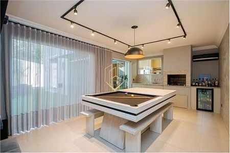 4_photo/94dcfab64f.babca6c7f82b9010-ATLAS-c5443383-2fc5-4f4b-adab-c0eddb4f7d18.jpg de casa de condomínio à venda com 3 quartos, 386m² em Uberaba, Curitiba