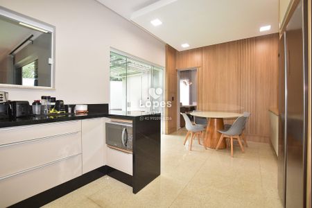 15_photo/94dcfab64f.babca6c7f82b9010-ATLAS-d2f28e28-f0ed-47dc-88b8-bbc80bbe2150.jpg de casa de condomínio à venda com 4 quartos, 368m² em Uberaba, Curitiba