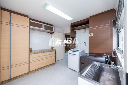 6_photo/94dcfab699.906020ab0bc1df8b-ATLAS-c1930bd2-0a5b-48fa-8351-e8f95b23538f.jpg de casa de condomínio para alugar com 5 quartos, 470m² em Uberaba, Curitiba