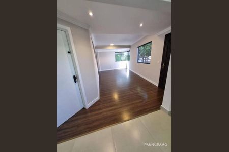 7_photo/94dcfab6fb.e55d5649294f0132-ATLAS-3bc7aefb-256a-4caf-b0b8-f70d3e8d323c.jpg de casa à venda com 3 quartos, 155m² em Uberaba, Curitiba