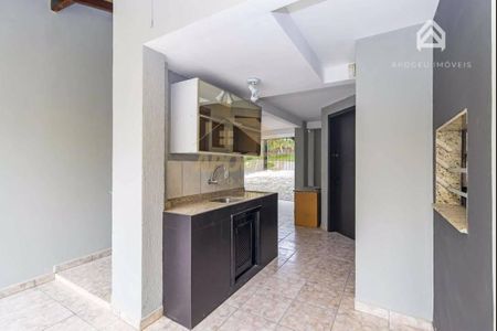 13_photo/94dcfab6fb.e55d5649294f0132-ATLAS-410d9963-d0e3-4254-a609-d6b6de8d0fa9.jpg de casa à venda com 3 quartos, 154m² em Uberaba, Curitiba