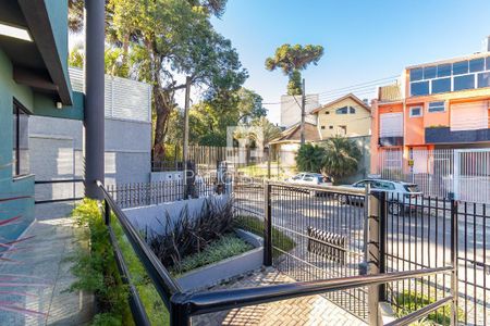 12_photo/94dcfab6fb.e55d5649294f0132-ATLAS-65bbbdc5-4ac6-4f62-ba52-5750748a219e.jpg de casa à venda com 3 quartos, 154m² em Uberaba, Curitiba