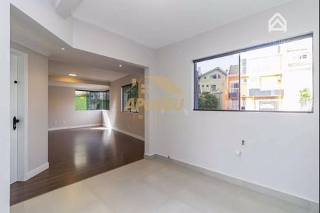 2_photo/94dcfab6fb.e55d5649294f0132-ATLAS-8abe2e2c-93f3-471b-bce8-d0dbd790c31a.jpg de casa à venda com 3 quartos, 154m² em Uberaba, Curitiba