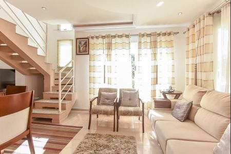 6_photo/94dcfab8ad.551ba6ebf733e364-ATLAS-8f21e71e-7cf7-4ebf-9271-0dbea8c5a3b3.jpg de casa à venda com 3 quartos, 178m² em Uberaba, Curitiba