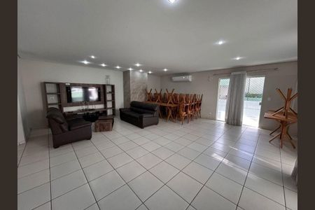 30_photo/94dcfab8e7.6e1e848ab8f2ca95-ATLAS-488a4463-665d-4149-9821-01936bd1a283.jpg de apartamento para alugar com 2 quartos, 60m² em Uberaba, Curitiba