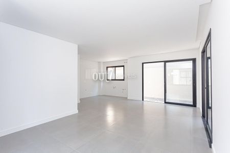 8_photo/94dcfabb3d.47cbc4497487a3da-ATLAS-40f640b1-5167-4c62-9fa4-b08f90801bdb.jpg de casa à venda com 3 quartos, 112m² em Uberaba, Curitiba