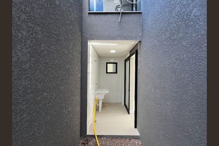 8_photo/94dcfabbb3.ceff8192393c33de-ATLAS-652f71e3-1cc8-4ea7-998a-879b70160da9.jpg de casa à venda com 3 quartos, 132m² em Uberaba, Curitiba