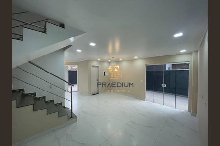 7_photo/94dcfabbef.80a7f3f1b00bd23a-ATLAS-70bbf80e-cf2c-4f62-a548-8371a1595046.jpg de casa à venda com 3 quartos, 120m² em Uberaba, Curitiba