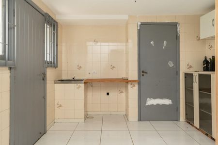 6_photo/94dcfabc3d.204f10dad3ad4a84-ATLAS-5fed1fea-5fc7-4589-a459-ff6f91da2aba.jpg de casa à venda com 2 quartos, 600m² em Uberaba, Curitiba