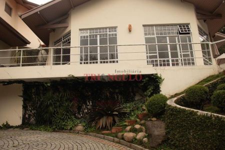 2_photo/94dcfabc3d.a3fcbfcae5733947-ATLAS-1161bbcc-bc6c-47cd-9494-1d778eb8f9df.jpg de casa à venda com 5 quartos, 390m² em Uberaba, Curitiba