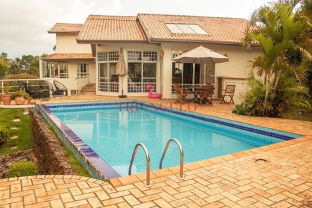 3_photo/94dcfabc3d.a3fcbfcae5733947-ATLAS-1e4c9355-ae1c-4d71-8cfe-52a24a570fc4.jpg de casa à venda com 5 quartos, 390m² em Uberaba, Curitiba