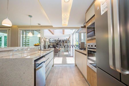 9_photo/94dcfabc3d.a3fcbfcae5733947-ATLAS-586c1aca-7009-48fa-8c20-fd17af221d0f.jpg de casa à venda com 5 quartos, 480m² em Uberaba, Curitiba