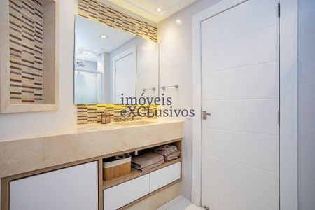 10_photo/94dcfabc3d.a3fcbfcae5733947-ATLAS-61ae7f9d-6672-4b27-91b6-8b0f62a7900c.jpg de casa à venda com 5 quartos, 480m² em Uberaba, Curitiba