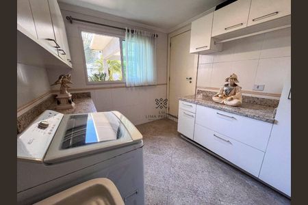 47_photo/94dcfabd3b.cf2e192b1746b475-ATLAS-896b9680-c5f1-499c-ba23-0b86324f4381.jpg de casa à venda com 4 quartos, 396m² em Uberaba, Curitiba