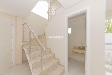 6_photo/94dcfabe15.ddf9b1090fe46506-ATLAS-3d3743d4-2228-4820-bb53-3f4db919007a.jpg de casa à venda com 3 quartos, 120m² em Uberaba, Curitiba