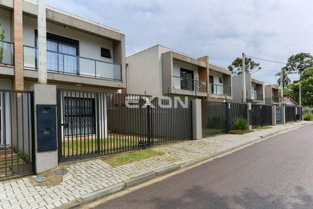 2_photo/94dcfabf81.61df383ebc62b81a-ATLAS-d296bced-553e-4ad3-9479-7496fecc4e36.jpg de casa à venda com 3 quartos, 113m² em Uberaba, Curitiba