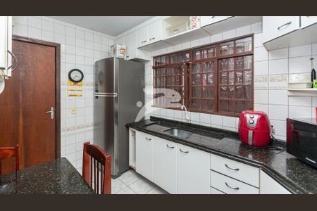 6_photo/94dcfabf83.9de7452646ed1670-ATLAS-f569c2ce-8a79-4e9d-8cf7-ebbcc552db71.jpg de casa à venda com 4 quartos, 107m² em Uberaba, Curitiba