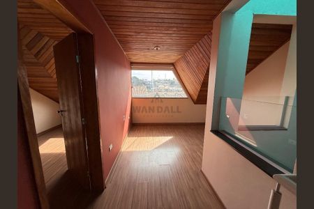 2_photo/94dcfac06f.85a9d17f5f5b4c67-ATLAS-0bcd8285-e810-4ed6-9815-8de089cb39ea.jpg de casa à venda com 4 quartos, 160m² em Uberaba, Curitiba