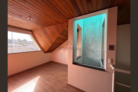 9_photo/94dcfac06f.85a9d17f5f5b4c67-ATLAS-446d5d02-724d-49b0-b101-e9e643a61b98.jpg de casa à venda com 4 quartos, 160m² em Uberaba, Curitiba