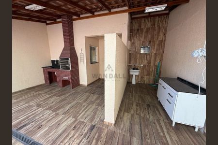 5_photo/94dcfac06f.85a9d17f5f5b4c67-ATLAS-9d7fed57-b753-4069-8d73-a136ed8e0f8a.jpg de casa à venda com 4 quartos, 160m² em Uberaba, Curitiba