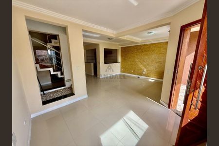 4_photo/94dcfac06f.85a9d17f5f5b4c67-ATLAS-e8e9792d-e584-4193-aa80-50ba14097528.jpg de casa à venda com 4 quartos, 160m² em Uberaba, Curitiba