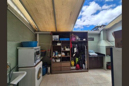 9_photo/94dcfac0db.35e43a4f309e4fc6-ATLAS-2e16e44d-53cc-4aeb-864b-ad79b53f1dcf.jpg de casa à venda com 3 quartos, 120m² em Uberaba, Curitiba